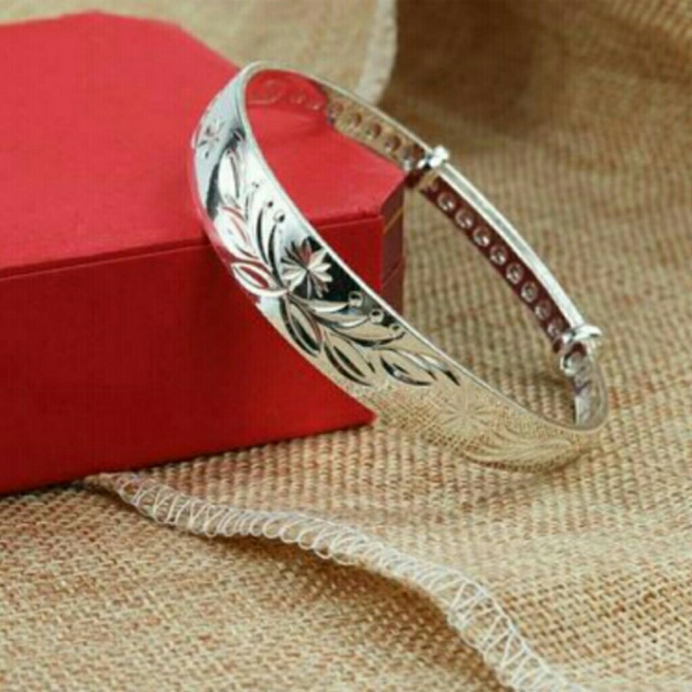 NWT!!! Sterling Silver Flower Bracelet